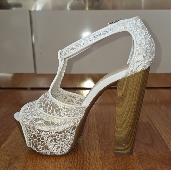 Jessica Simpson White Lace Platforms - Picture 7 of 14